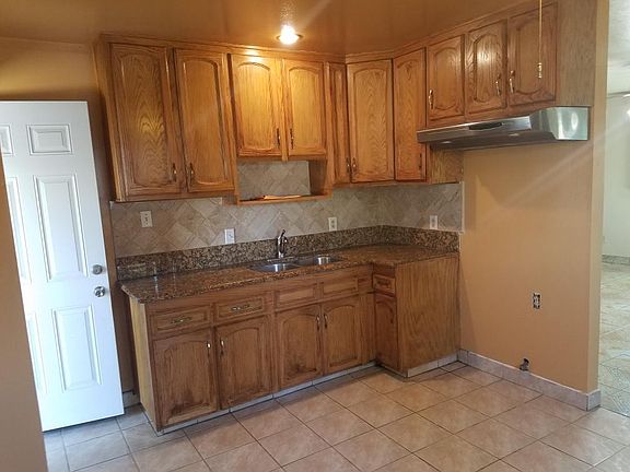 2nd image of 412 1/2 San Angelo Ave