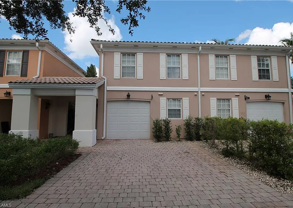 5325 Cove Cir