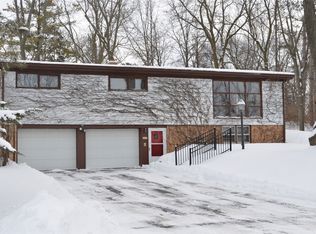 2896 Dellvue Dr, Fitchburg, WI 53711