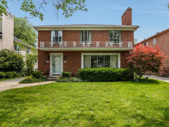 834 Harcourt Rd, Grosse Pointe, MI 48230