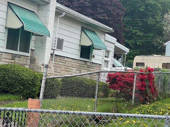 1228 Spruce St, Ashland, PA 17921