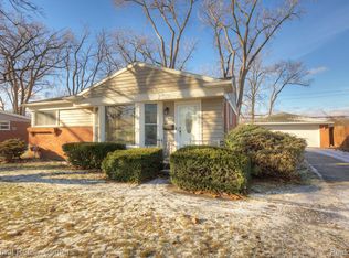 17603 Dolores St, Livonia, MI 48152