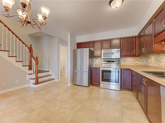 5th image of 499 Oakvale Dr #6