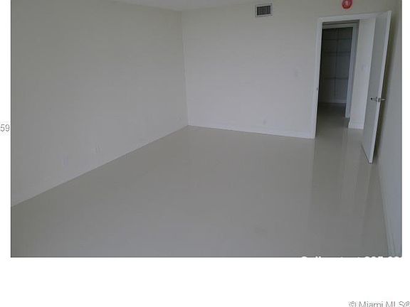 5th image of 100 Bayview Dr APT 2022