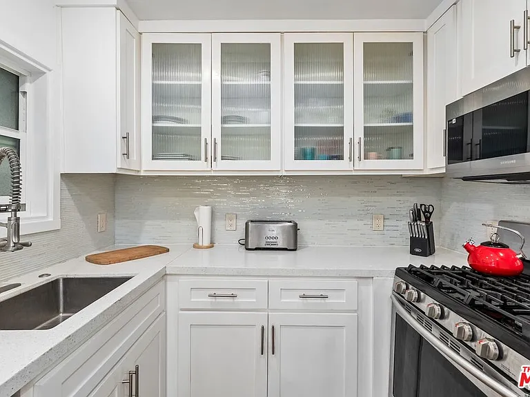 6440 W 87th Pl — Photo 9