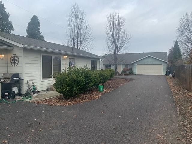 2nd image of 2719/2723 E McAndrews Rd