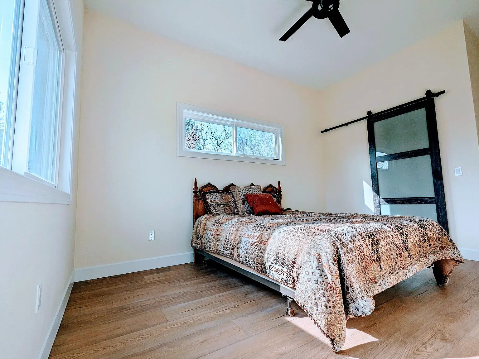 2 bed, 1000 sqft, $2,600 — Photo 1