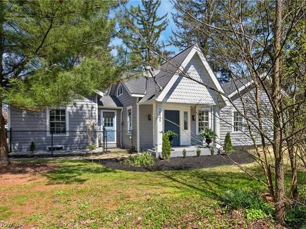 14939 Caves Rd, Novelty, OH 44072