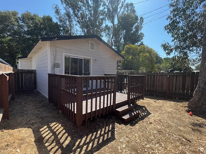 1 bed, 1.0 bath, 610 sqft, $2,095 — Photo 2