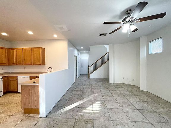4th image of 6429 Azurelyn Ave