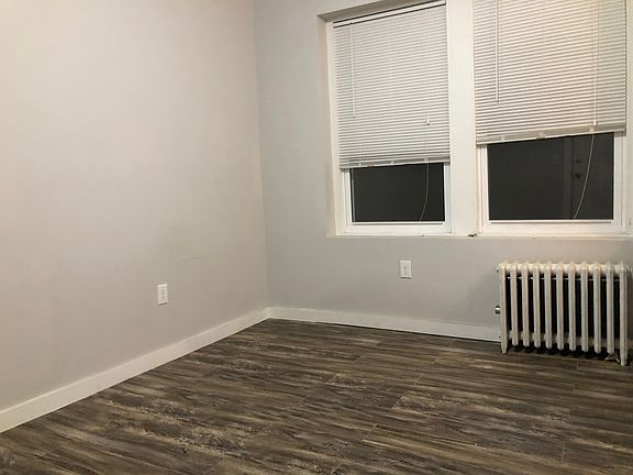 5th image of 126 Corbin Ave #33E