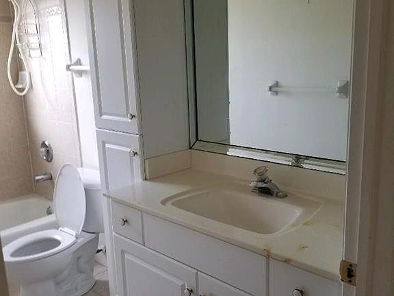 4th image of 645 105th Ave N