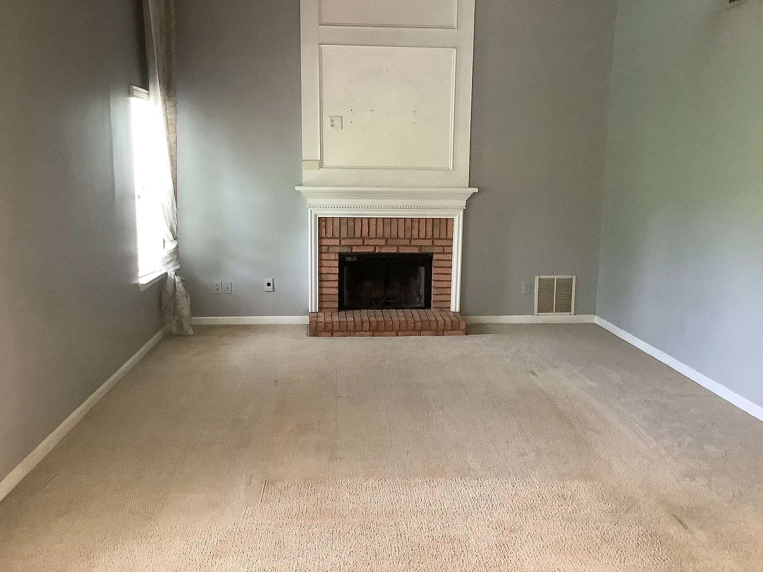 3 bed, 2.5 bath, 2568 sqft, $1,950 — Photo 4