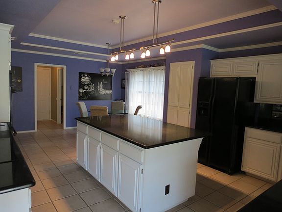 3rd image of 819 Muirfield Dr