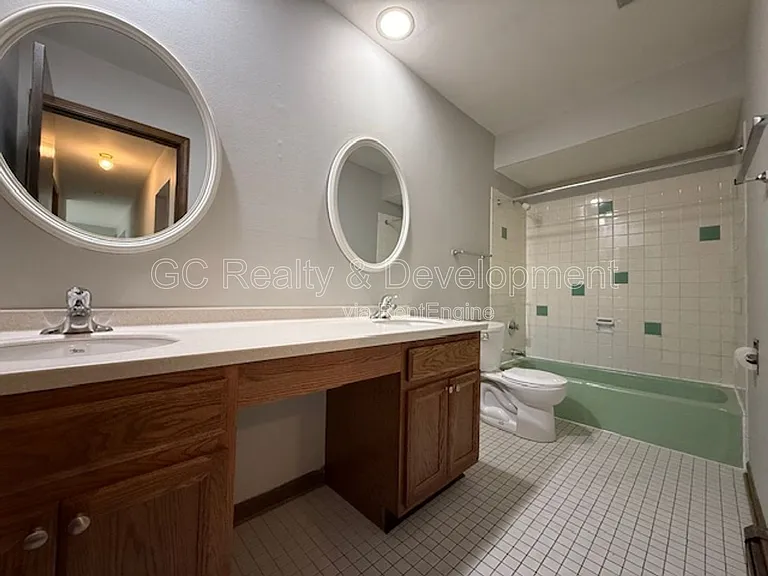 525 N Highview Ave #106 — Photo 13