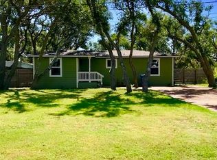 1110 S Fuqua St, Rockport, TX 78382