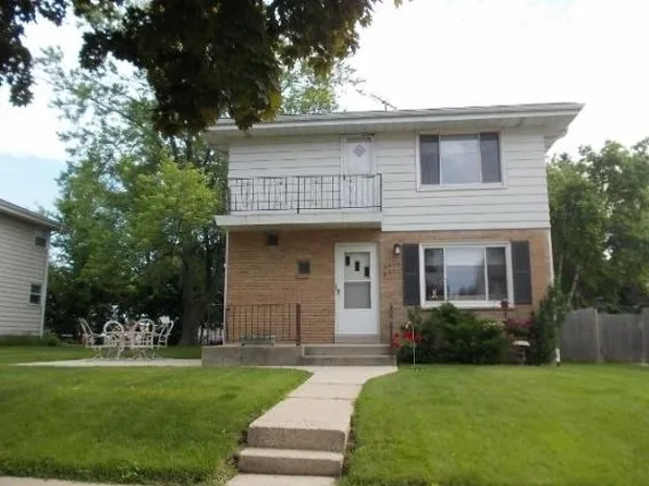 8937 W Tripoli Ave, Milwaukee, WI 53228