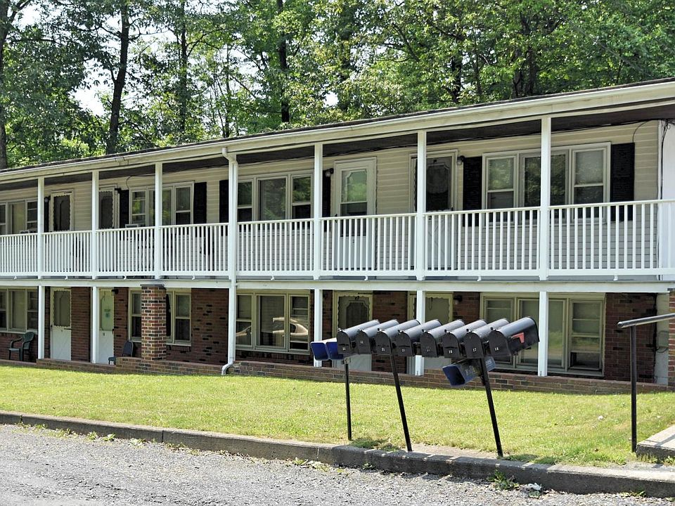 1st image of 21 Oakwood Dr
