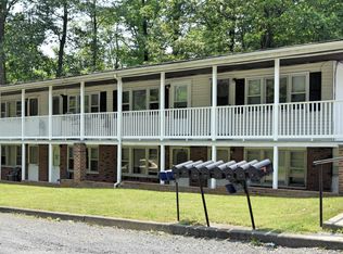 21 Oakwood Dr, Wind Gap, PA 18091