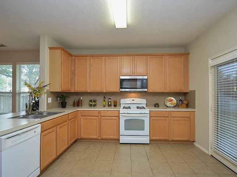 9203 Kransbury Ln — Photo 15