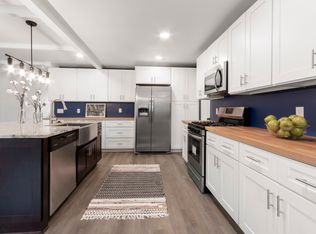 296 Waubun Dr, Fontana, WI 53125