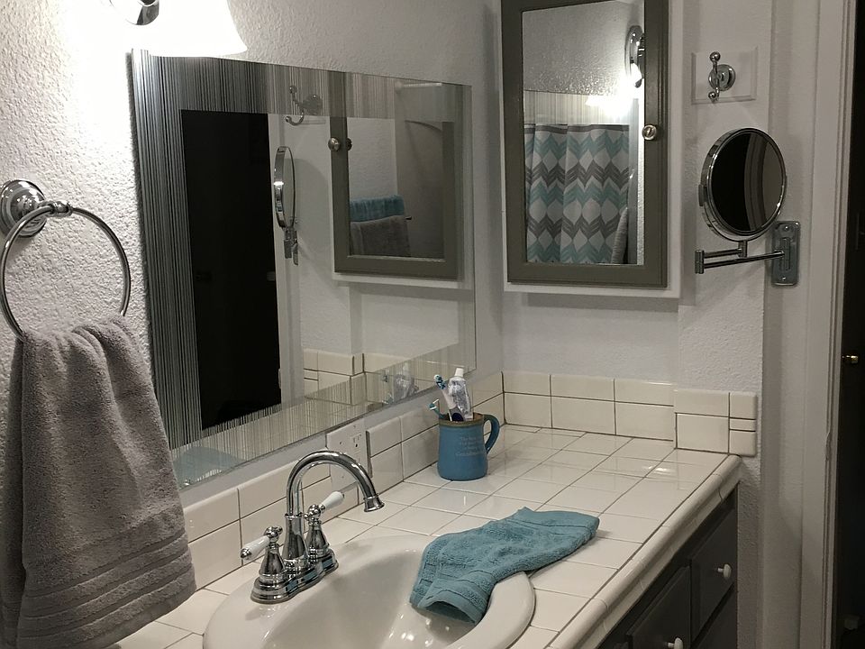 1st image of 23885 Meadow Crest Dr