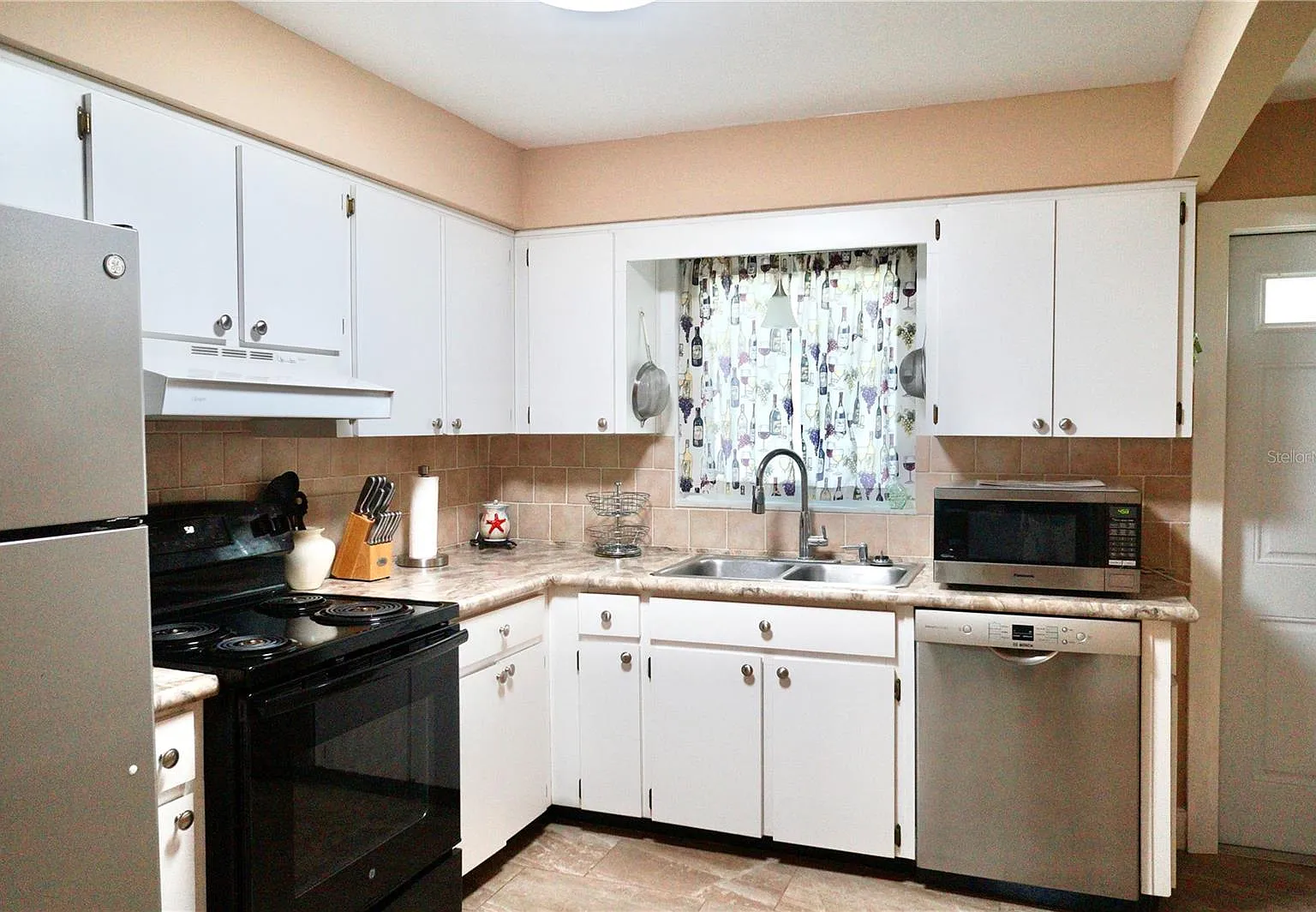 1 bed, 902 sqft, $1,500 — Photo 4