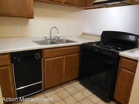 5th image of 223 Grand Ave #8