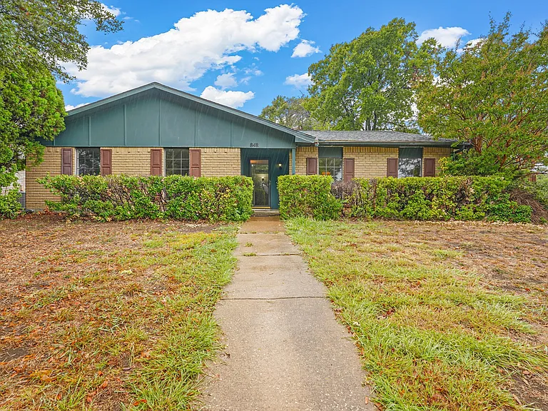 848 Shenandoah Dr — Photo 2