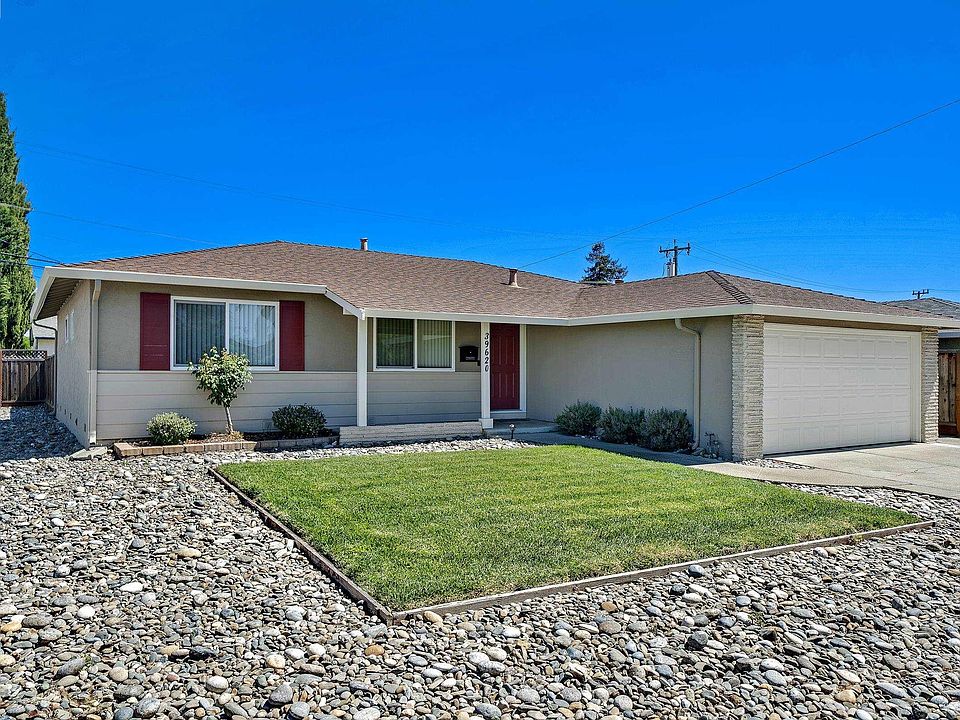 1st image of 39620 Bliss Ct