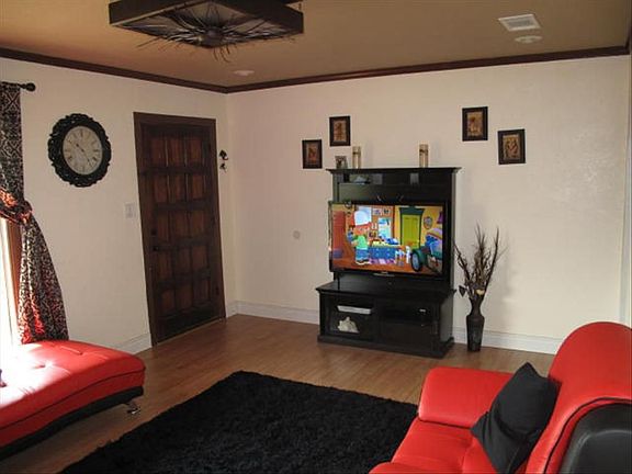 3rd image of 3416 S Ong St