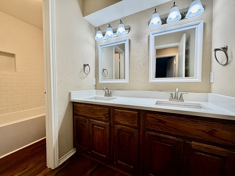 3205 Bryan St — Photo 16