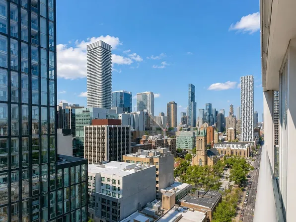 89 Church St #1902, Toronto, ON M5C 2G3