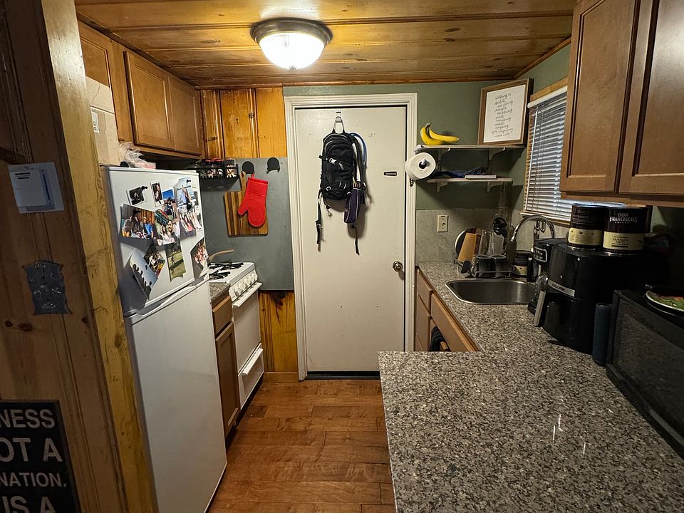 2nd image of 827 Lakeview Ave #3