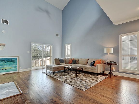 4th image of 4109 Bayberry Dr