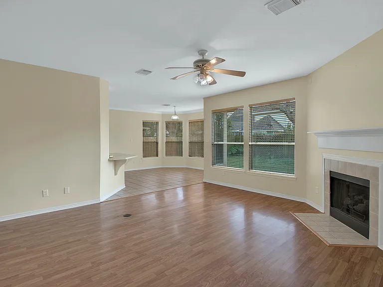 1925 Lori Ct — Photo 6