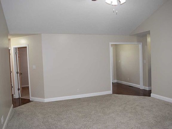 5th image of 3300 Lost Creek Dr