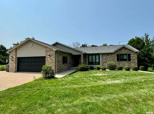 320 N Quail Walk Rd, Macomb, IL 61455