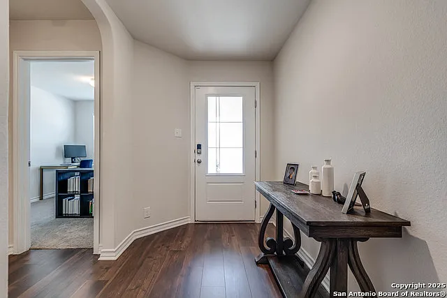 4 bed, 2.0 bath, 1904 sqft, $2,200 — Photo 4