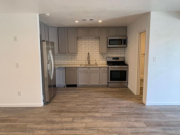 5th image of 1101 W Illinois Ave