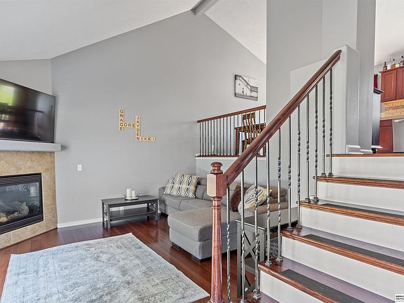 4th image of 821 Lake Vista Dr