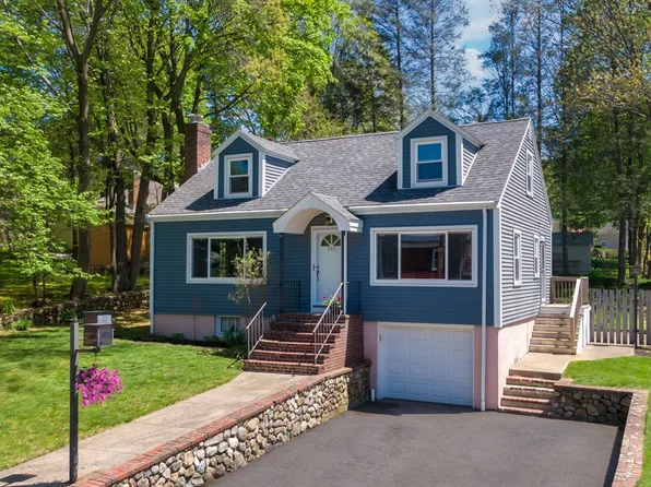 103 Collincote St, Stoneham, MA 02180