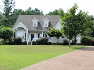 412 Lakeshore Dr, Lexington, TN 38351