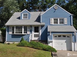 30 Overlook Ter, Fords, NJ 08863
