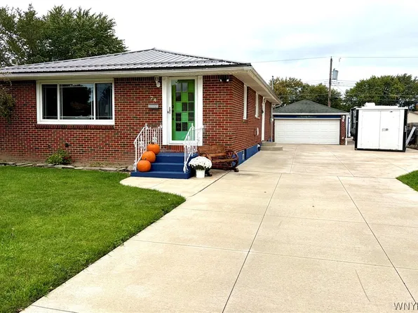 74 Leocrest Ct, Buffalo, NY 14224