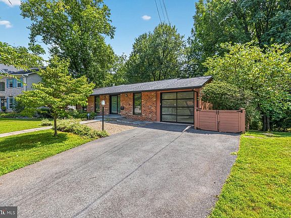 4th image of 11733 Devilwood Dr