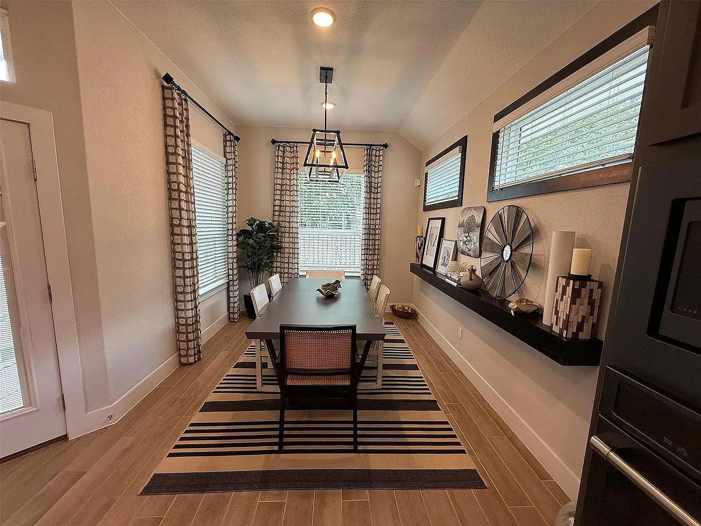 Room in 4 Bedroom Home at Craven Hill Ln — Photo 2