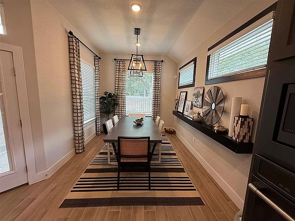 2nd image of 813 Craven Hill Ln
