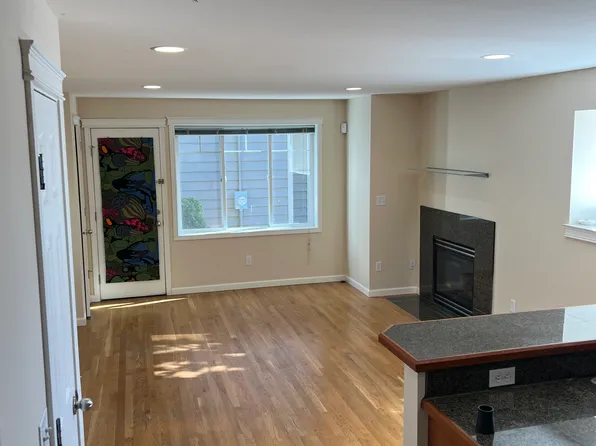7112 California Ave SW, Seattle, WA 98136