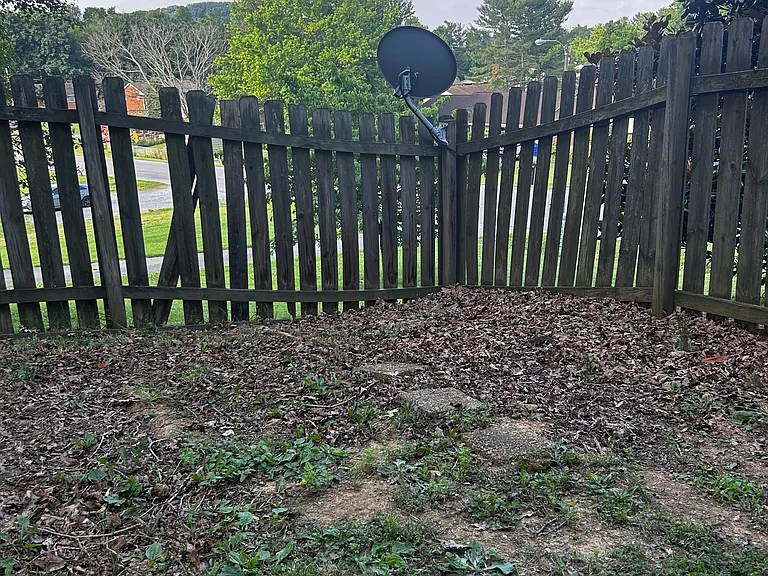 Lyle Ln — Photo 32